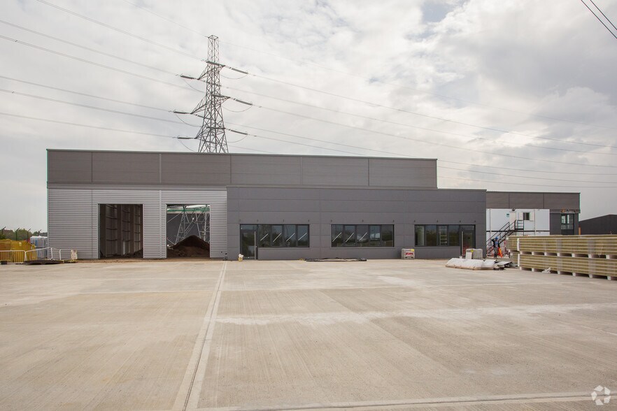 118a Beddington Ln, Croydon, CR0 4TB UK