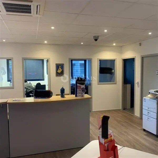 Location Bureaux 740 m²