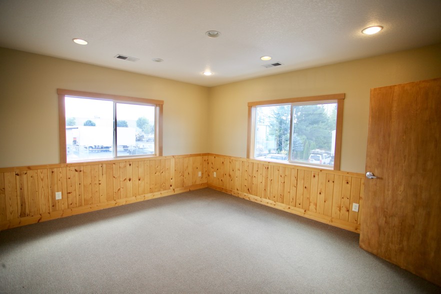 1410 S Township Rd, Canby, OR for rent - Interior Photo - Image 3 of 7