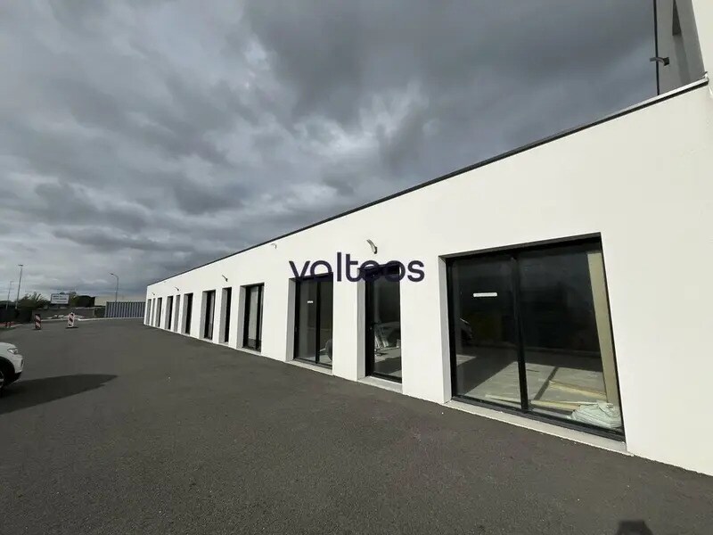 Light Industrial in Colomiers to rent Building Photo- Image 1 of 7