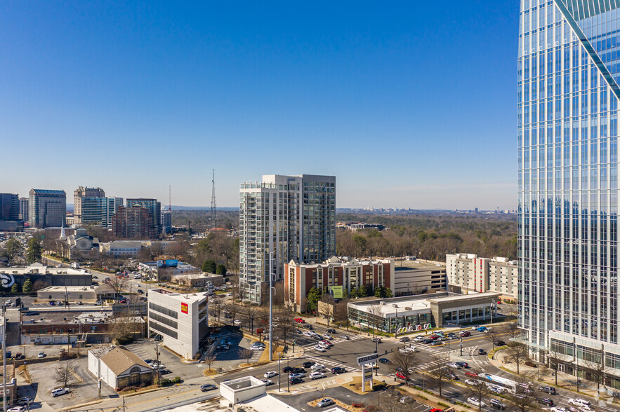 3242 Peachtree Rd NE, Atlanta, GA for rent - Building Photo - Image 1 of 2