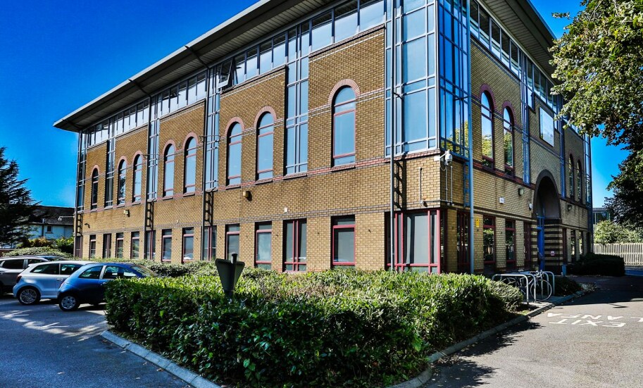 Fford Pengam, Cardiff for sale - Primary Photo - Image 1 of 1