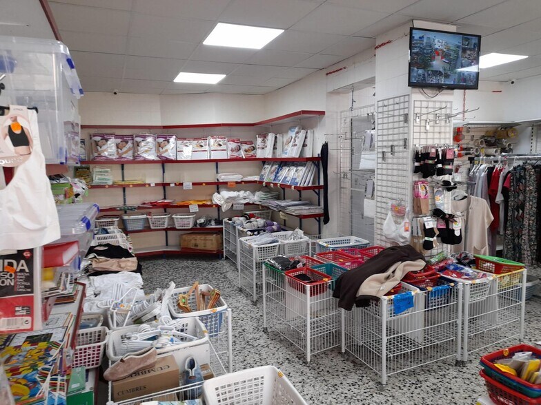 Retail in Cáceres, Cáceres to rent - Interior Photo - Image 3 of 18