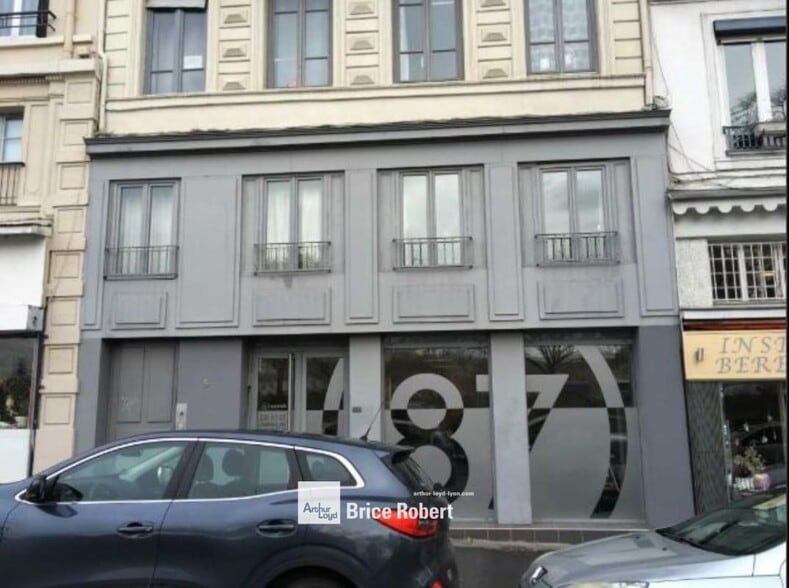 Retail in Lyon to rent - Building Photo - Image 1 of 6