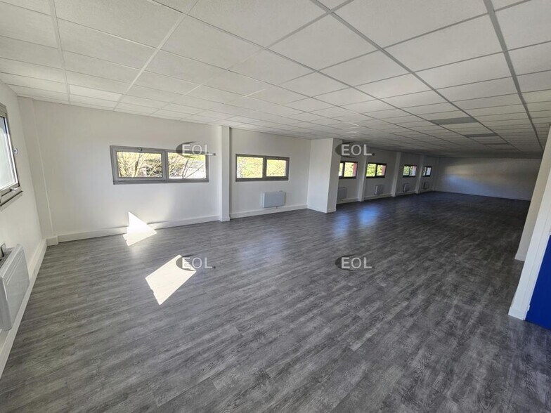 Industrial in Orly for sale - Interior Photo - Image 3 of 8