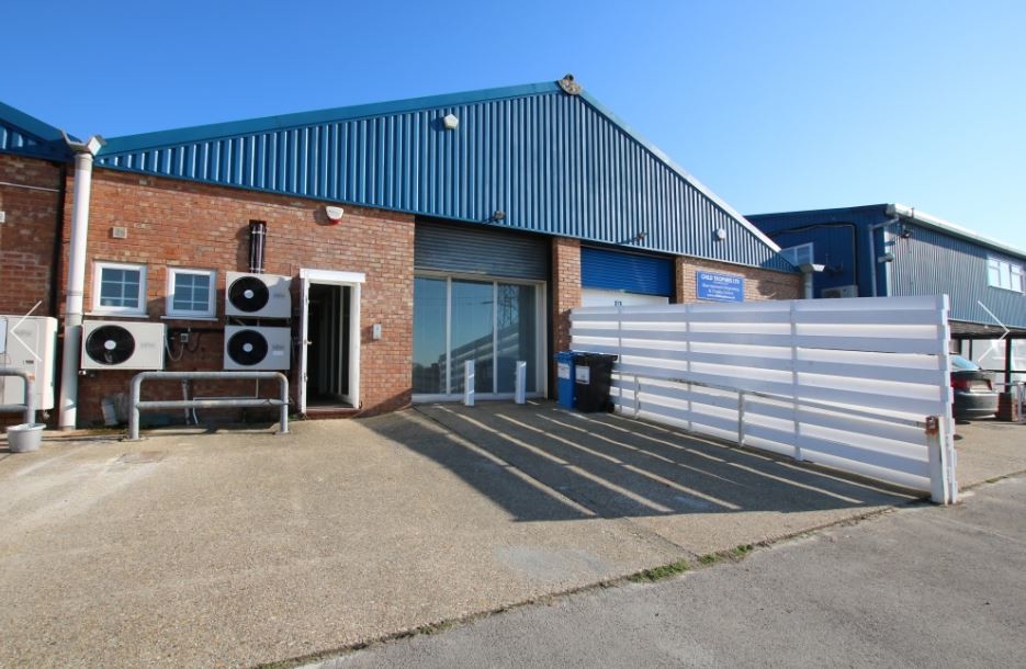 16 Alder Hls, Poole for sale Primary Photo- Image 1 of 1