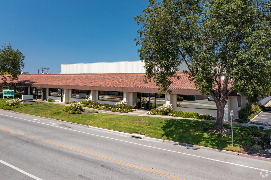 181-185 Constitution Dr, Menlo Park, CA for rent - Primary Photo - Image 1 of 7