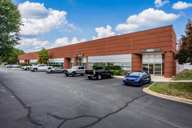 More details for 408 Gallimore Dairy Rd, Greensboro, NC - Industrial to Rent