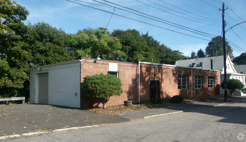 15 Hemlock St, Bridgeport, CT for sale - Primary Photo - Image 1 of 1