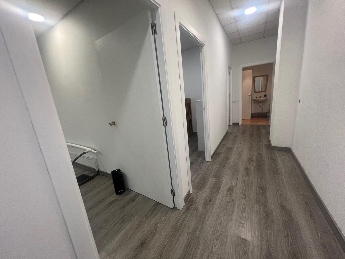 Sabadell, BAR 08206 - Unit Pta. 01 - - Interior Photo - Image 2 of 12