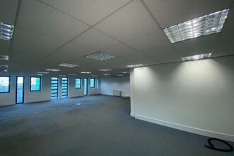 9-11 Corporation Sq, Belfast to rent Interior Photo- Image 2 of 2