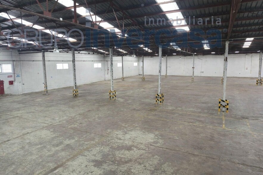 Carrer Ciudad de Sevilla, 61, Paterna, Valencia to rent - Building Photo - Image 2 of 9