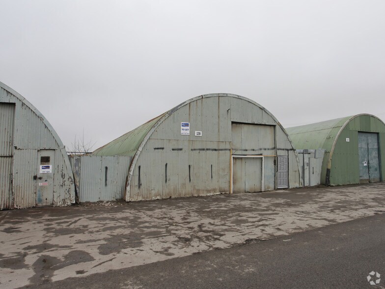 Boughton Industrial Est, Boughton for sale - Building Photo - Image 2 of 2