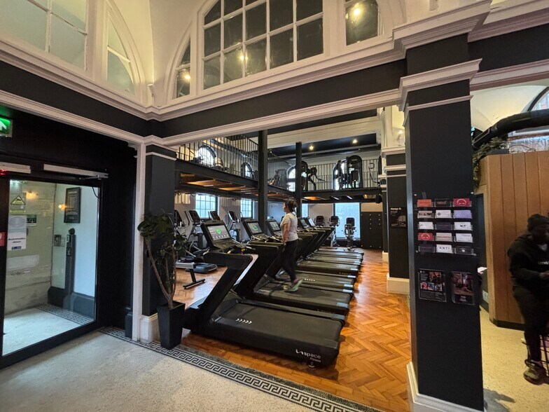 2-3 Bedminster Para, Bristol for sale - Interior Photo - Image 3 of 9