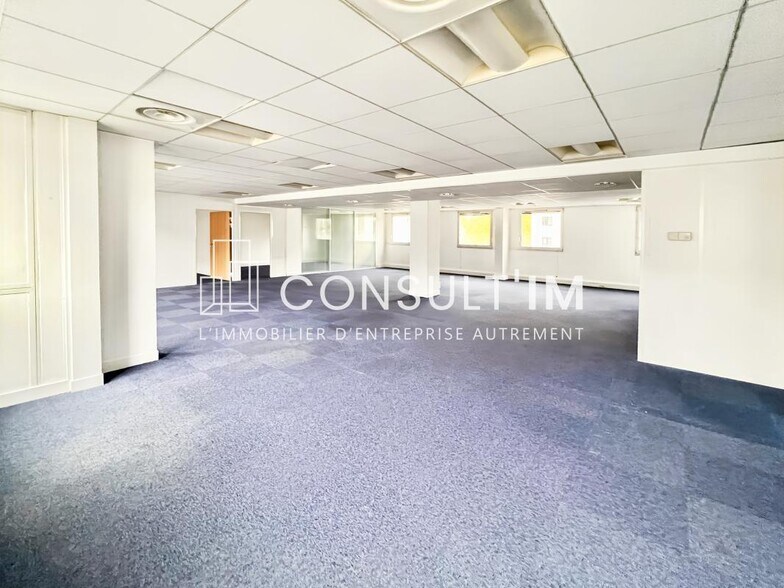 Office in Boulogne-Billancourt to rent - Building Photo - Image 3 of 8