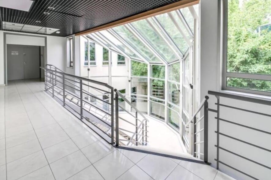 Office in Eragny to rent - Building Photo - Image 3 of 6