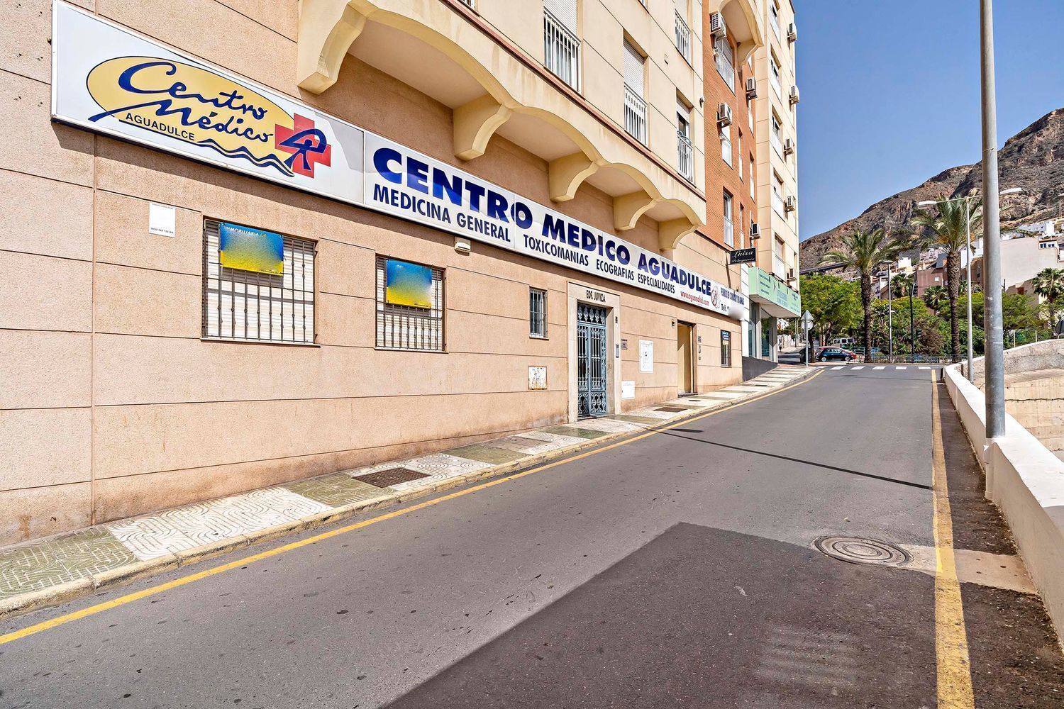 Isla, 2, Roquetas de Mar, Almería to rent Building Photo- Image 1 of 44