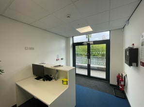 Chemical Ln, Stoke On Trent to rent Interior Photo- Image 2 of 5