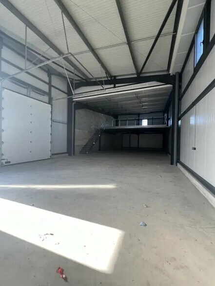 Industrial in Deyme for sale - Interior Photo - Image 3 of 4