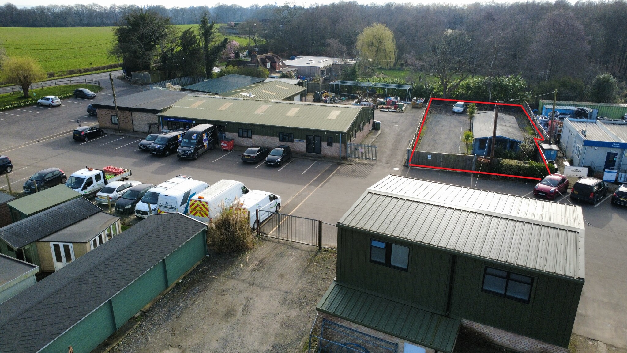 Handcross Rd, Horsham to rent Building Photo- Image 1 of 6