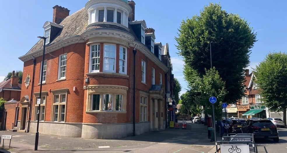 2 Queen Annes Pl, Enfield for sale - Primary Photo - Image 1 of 1