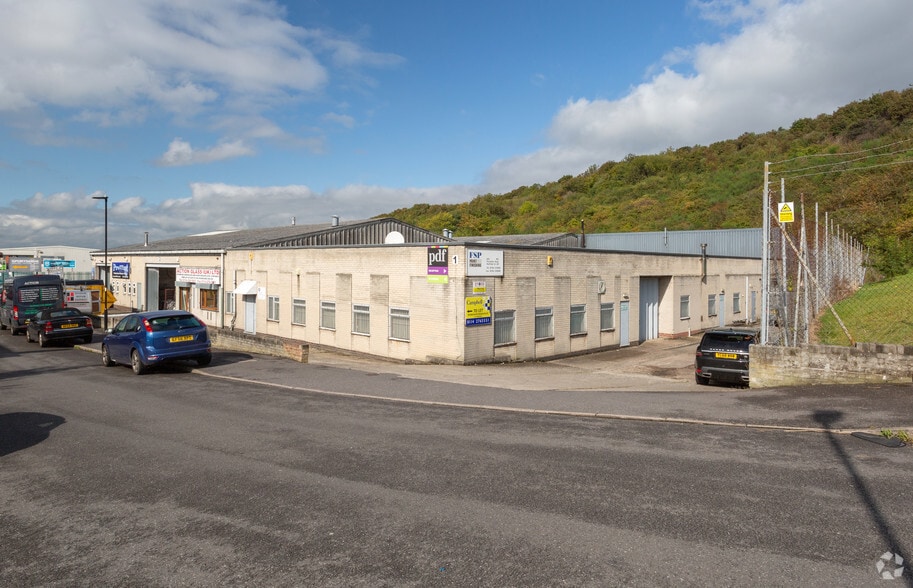 104 Fitzwalter Rd, Sheffield to rent - Building Photo - Image 2 of 2