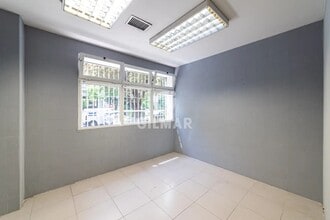 Retail in Madrid, Madrid to rent Interior Photo- Image 1 of 19