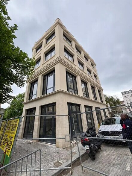 Office in Saint-Denis to rent - Building Photo - Image 3 of 5