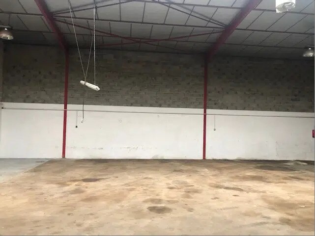 Industrial in SAINT-OUEN-L'AUMONE to rent - Building Photo - Image 3 of 17