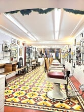 Retail in Madrid, Madrid to rent Interior Photo- Image 2 of 3