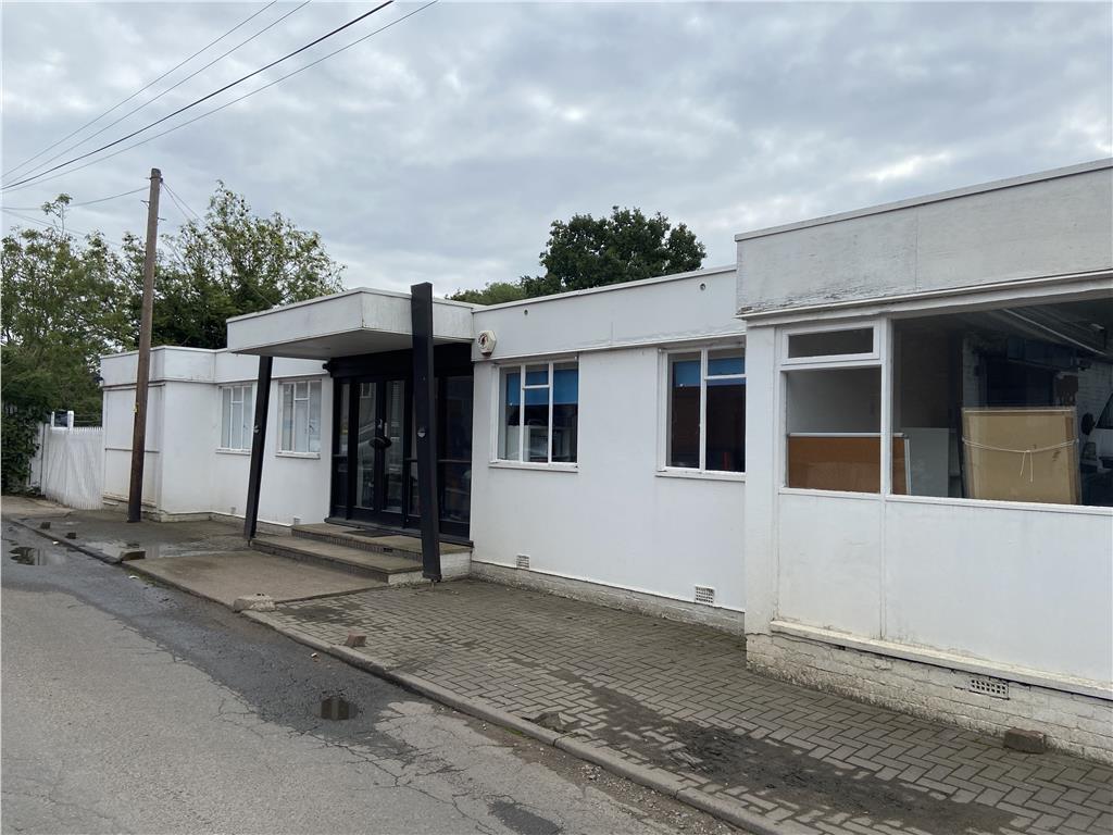 Common Ln, Kenilworth for sale Primary Photo- Image 1 of 1