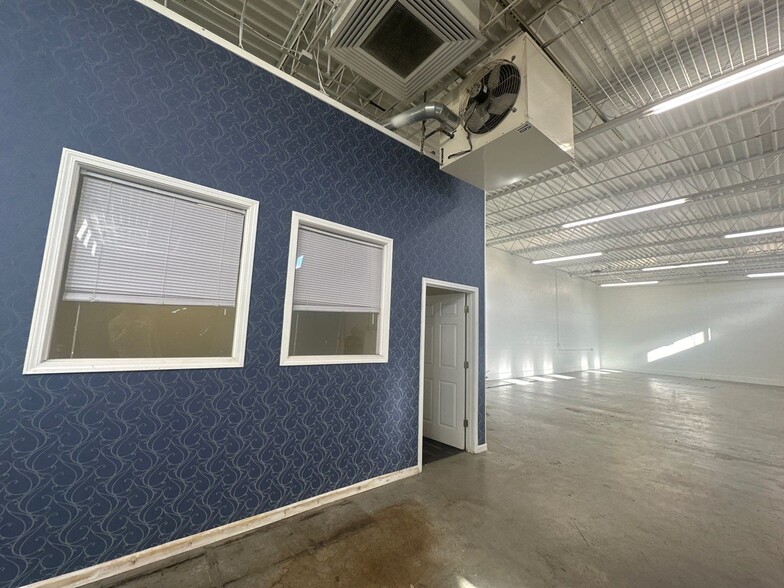 5743 West Park Ave, Saint Louis, MO to rent - Building Photo - Image 2 of 3