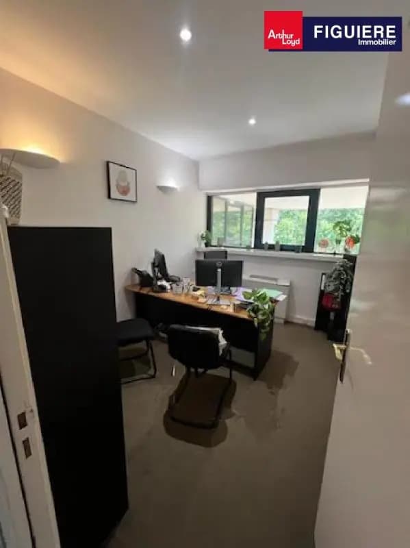 9 Bis Place John Rewald, Aix-en-Provence to rent Building Photo- Image 1 of 3