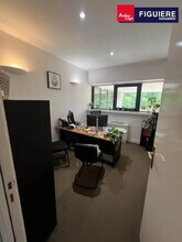 9 Bis Place John Rewald, Aix-en-Provence to rent Building Photo- Image 1 of 3