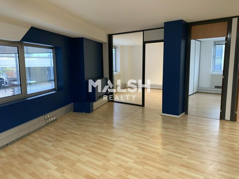 Office in Villeurbanne to rent - Interior Photo - Image 2 of 11