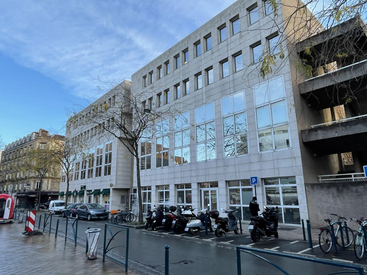 Office in Pantin to rent Building Photo- Image 1 of 13