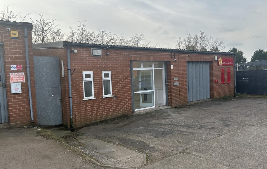 Tything Rd W, Alcester for sale - Primary Photo - Image 1 of 1