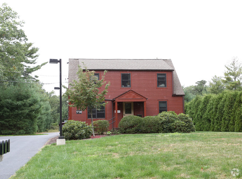 1730 New Britain Ave, Farmington, CT for sale - Building Photo - Image 3 of 3