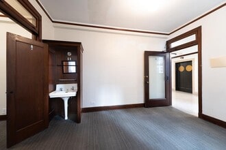 8 S Michigan Ave, Chicago, IL to rent Interior Photo- Image 2 of 5