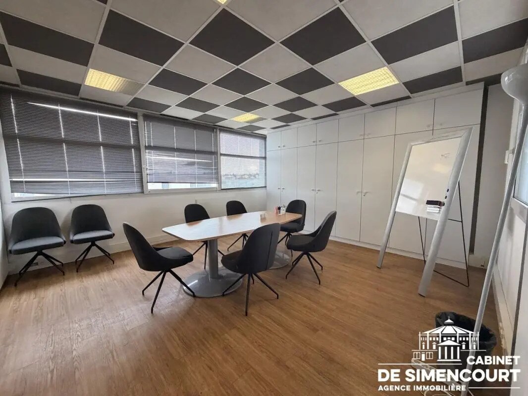 Office in Amiens to rent Interior Photo- Image 1 of 6