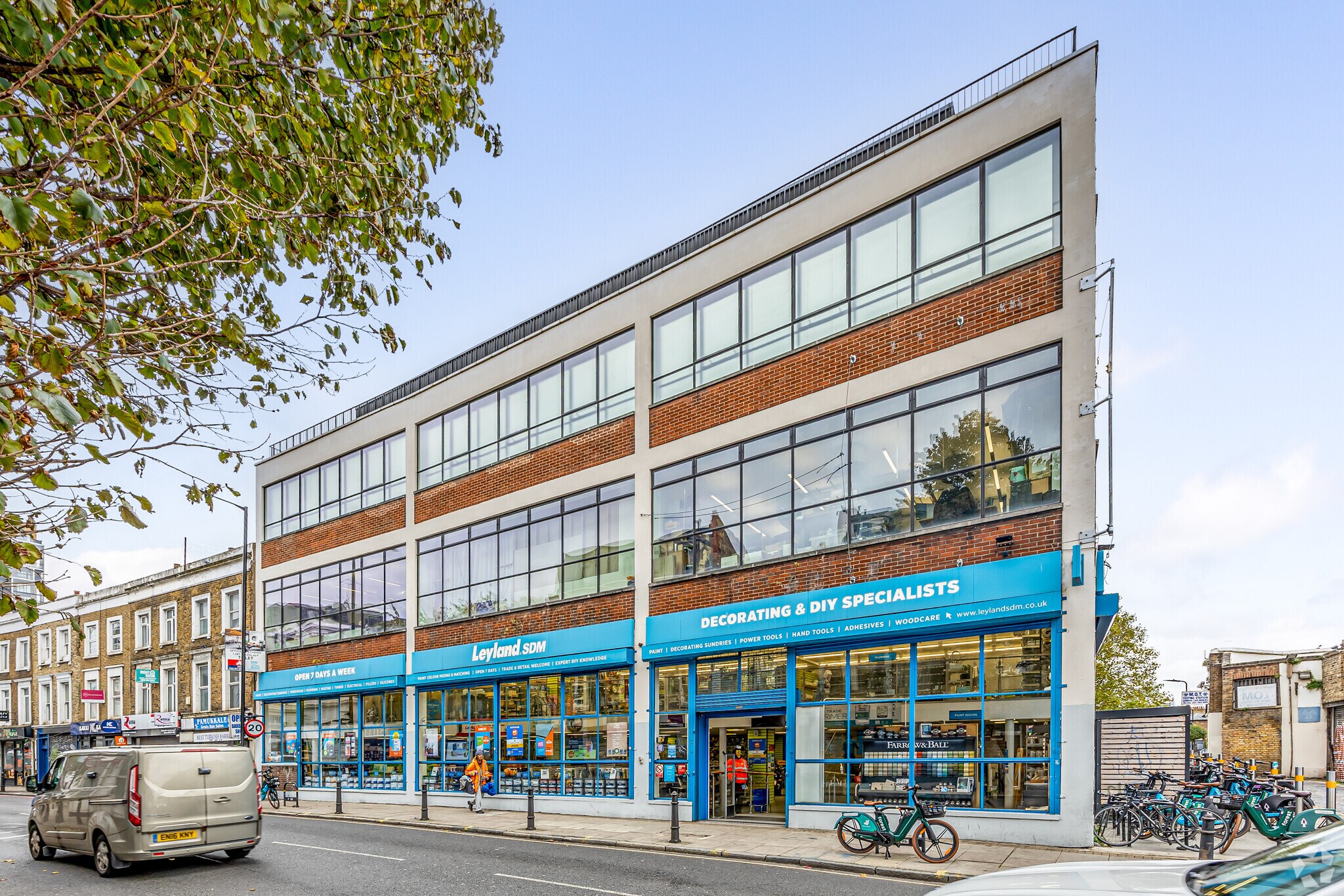 Bentley Rd, London to rent Primary Photo- Image 1 of 19