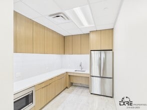 1341 W Mockingbird Ln, Dallas, TX to rent Interior Photo- Image 2 of 3