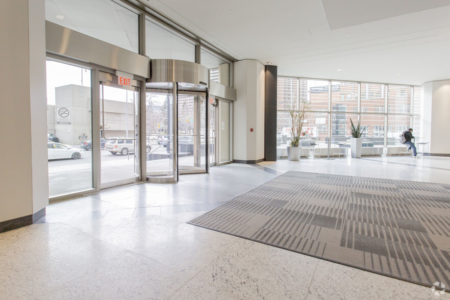 411 1st St SE, Calgary, AB for rent - Lobby - Image 3 of 17