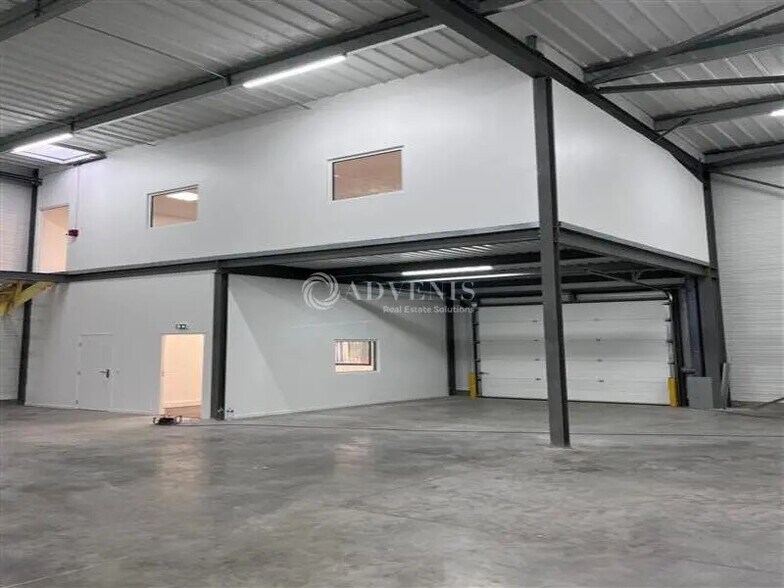 Office in Trappes for sale - Building Photo - Image 1 of 3