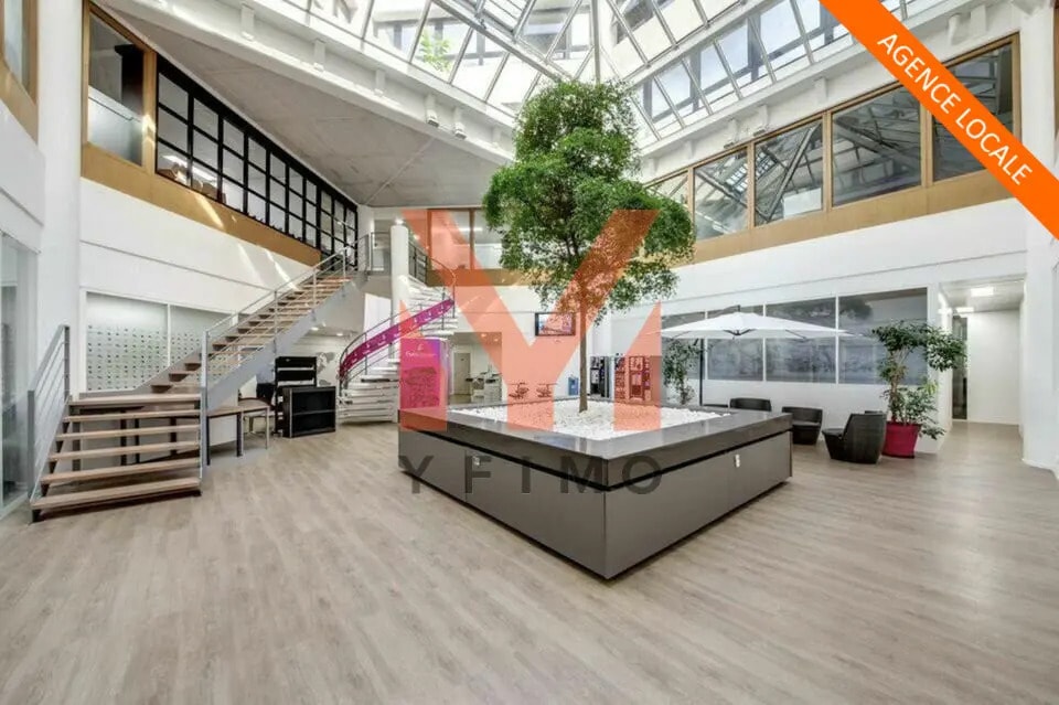 Location Bureaux 3 900 m² - Photo 1