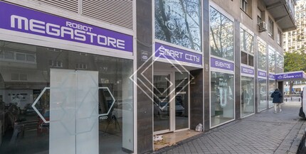 Retail in Madrid, Madrid to rent Interior Photo- Image 2 of 9