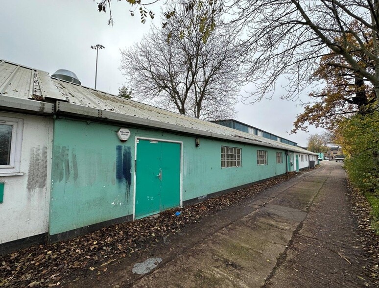 Wellington Rd, London to rent - Building Photo - Image 3 of 3