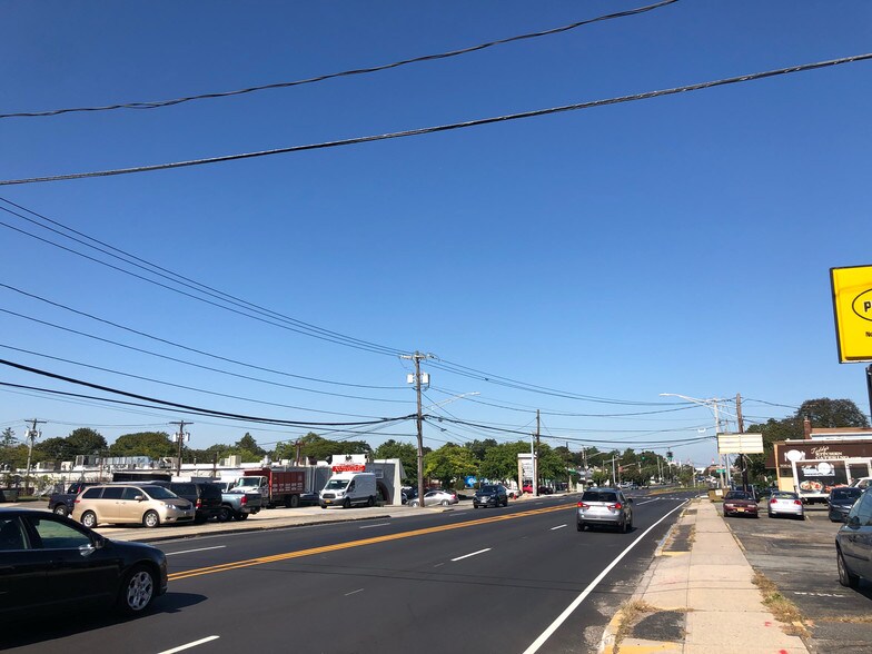 401 Hicksville Rd, Bethpage 11714 UK