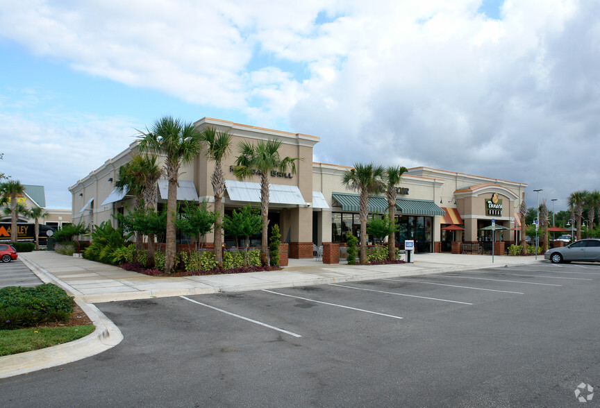 2400 W International Speedway Blvd, Daytona Beach, FL for rent - Building Photo - Image 2 of 6