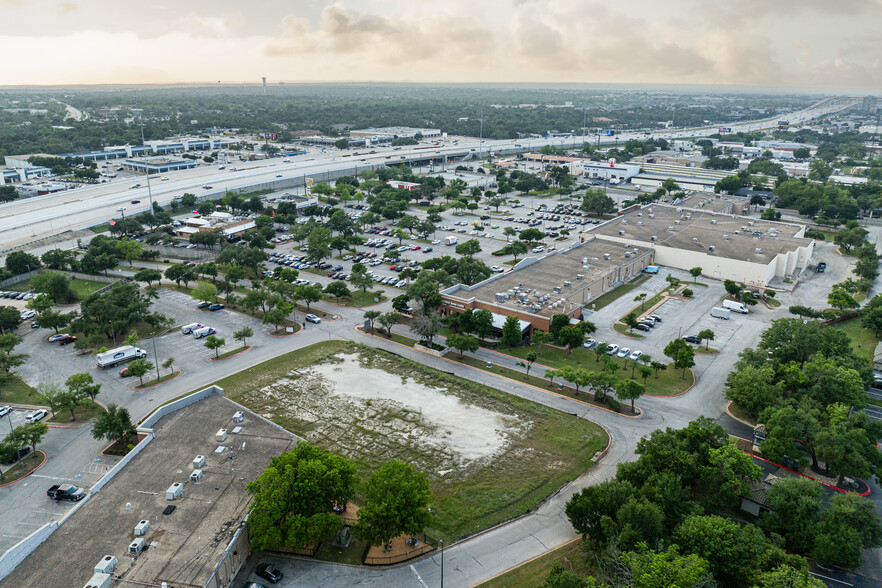 13343 N US Highway 183, Austin, TX for rent - Primary Photo - Image 1 of 7